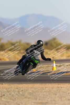 media/Dec-09-2023-SoCal Trackdays (Sat) [[76a8ac2686]]/Turn 15 Set 1 (230pm)/